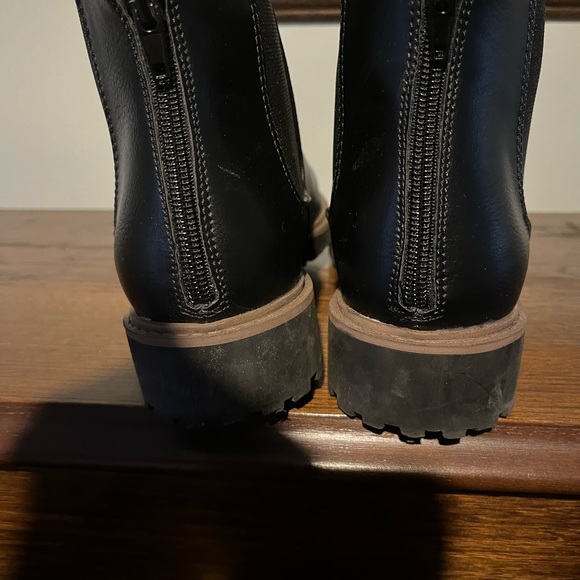 black espirit  Chelsea boots. - Picture 2 of 3
